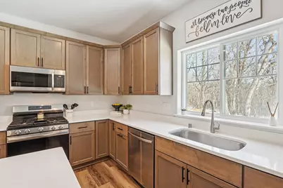 532  Wild Oak Rd, Hartland, WI 53029 - Photo 13