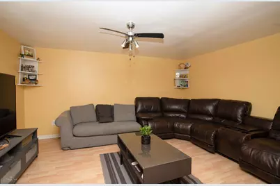 12430  Timber Ridge Dr, Pleasant Prairie, WI 53158 - Photo 7