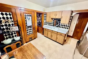 2239 S 73rd St, West Allis, WI 53219 - Photo 19