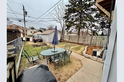 2239 S 73rd St, West Allis, WI 53219 - Photo 5