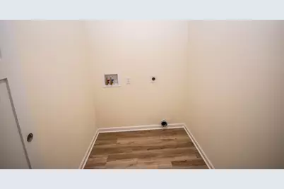 1334  Legion Cir, West Bend, WI 53090 - Photo 9