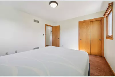 8603 S Melrose Dr, Oak Creek, WI 53154 - Photo 15