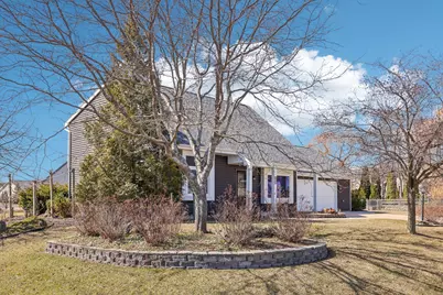 8603 S Melrose Dr, Oak Creek, WI 53154 - Photo 3