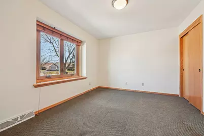 8603 S Melrose Dr, Oak Creek, WI 53154 - Photo 17