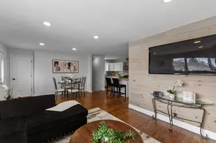 7007 N 41st St, Milwaukee, WI 53209 - Photo 13