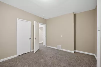 2446 N 49th St, Milwaukee, WI 53210 - Photo 15