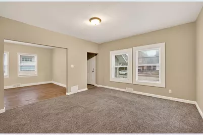 2446 N 49th St, Milwaukee, WI 53210 - Photo 17