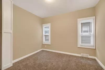 2446 N 49th St, Milwaukee, WI 53210 - Photo 9