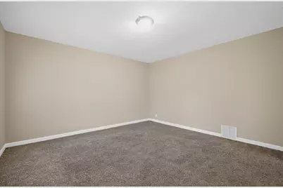 2446 N 49th St, Milwaukee, WI 53210 - Photo 5