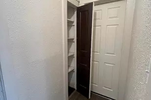 2432 N 39th St, Milwaukee, WI 53210 - Photo 11