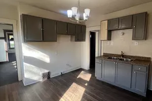 2432 N 39th St, Milwaukee, WI 53210 - Photo 9