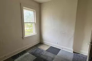 2432 N 39th St, Milwaukee, WI 53210 - Photo 17