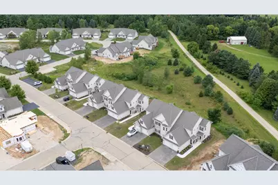 1878  Woodland Way #433-4, Slinger, WI 53086 - Photo 3