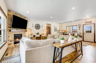 900 Moonbeam Ln, Francis Creek, WI 54214 - Photo 5