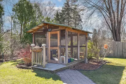 3551 S Woodland Ct, New Berlin, WI 53146 - Photo 5