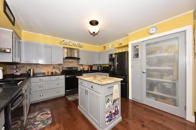 3551 S Woodland Ct, New Berlin, WI 53146 - Photo 3