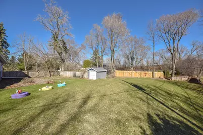 3551 S Woodland Ct, New Berlin, WI 53146 - Photo 9