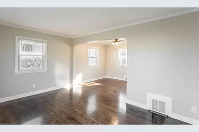 2750 N 61st St, Milwaukee, WI 53210 - Photo 9