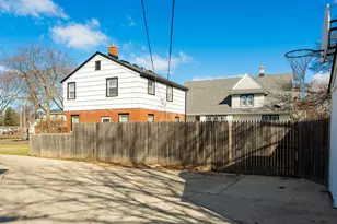 2750 N 61st St, Milwaukee, WI 53210 - Photo 33