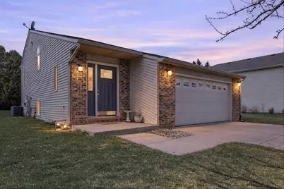 1736  21st Ave, Kenosha, WI 53140 - Photo 1