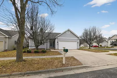 1214  Dayflower Dr, Madison, WI 53719 - Photo 3