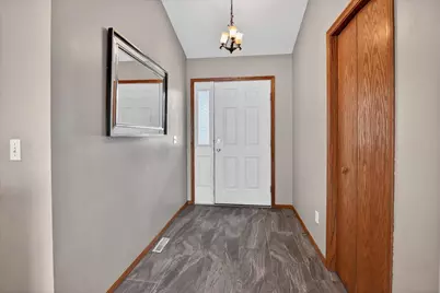 1214  Dayflower Dr, Madison, WI 53719 - Photo 5