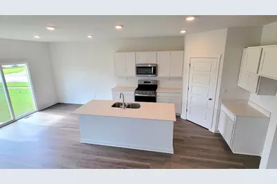 572  Revere St, Burlington, WI 53105 - Photo 3