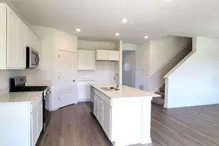 572 Revere St, Burlington, WI 53105 - Photo 7