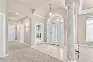 W226N3551 Wethersfield Rd, Pewaukee, WI 53072 - Photo 3