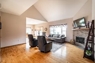 4915 Meadowview Ct, Cedarburg, WI 53024 - Photo 7