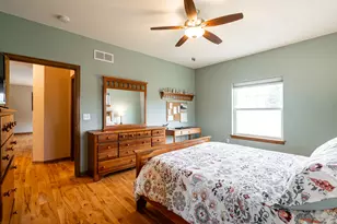 4915 Meadowview Ct, Cedarburg, WI 53024 - Photo 17