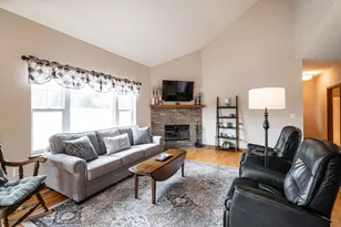 4915 Meadowview Ct, Cedarburg, WI 53024 - Photo 9