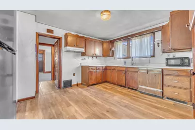 1323 N 10th St #1321, Sheboygan, WI 53081 - Photo 7