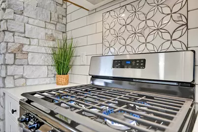 4648 S 14th St, Milwaukee, WI 53221 - Photo 13