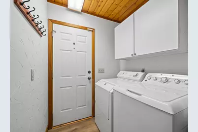 242  Waubun Dr, Fontana, WI 53125 - Photo 17