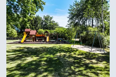 242  Waubun Dr, Fontana, WI 53125 - Photo 33