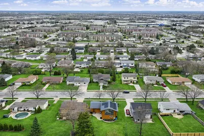 2115  Rambling Rose Rd, Waukesha, WI 53186 - Photo 3