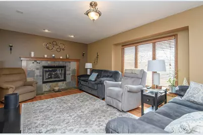 68 E Prospect St, Hartford, WI 53027 - Photo 5