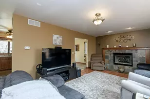 68 E Prospect St, Hartford, WI 53027 - Photo 3