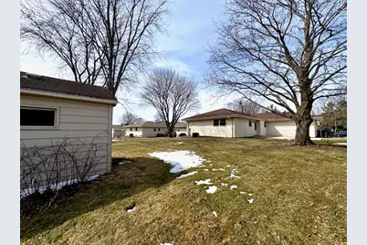 7622 S Lenox Ave, Oak Creek, WI 53154 - Photo 3