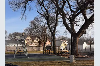 3716 W Branting Ln, Milwaukee, WI 53215 - Photo 19