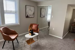 3716 W Branting Ln, Milwaukee, WI 53215 - Photo 9