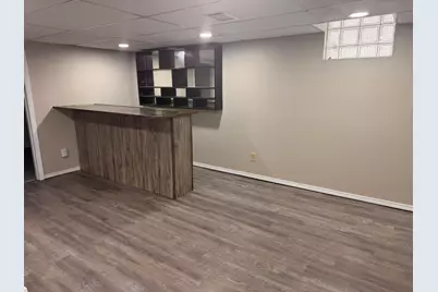 3716 W Branting Ln, Milwaukee, WI 53215 - Photo 15