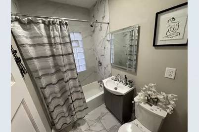 3716 W Branting Ln, Milwaukee, WI 53215 - Photo 3