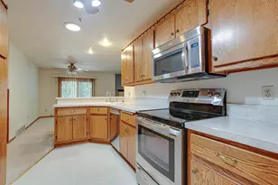 3810 Wyoming Way, Racine, WI 53404 - Photo 9