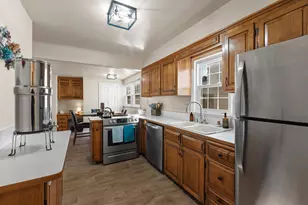 2702 S 44th St, Milwaukee, WI 53219 - Photo 9