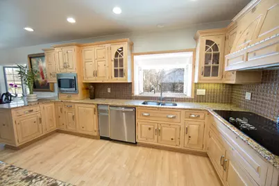 229  Indian Creek Ct, Fox Point, WI 53217 - Photo 11