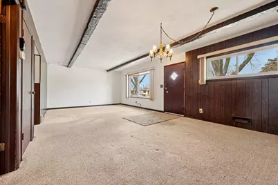 6606 S 20th St, Milwaukee, WI 53221 - Photo 7