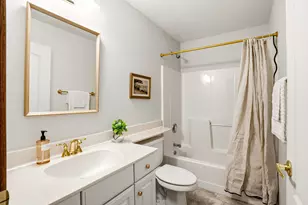 W150N10257 Windsong Circle, Germantown, WI 53022 - Photo 23