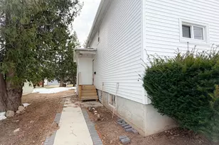 547 Madison St, Reedsville, WI 54230 - Photo 5